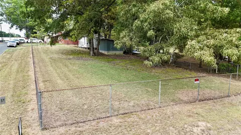 601 N Main St, Broken Bow, OK 74728 photo 5