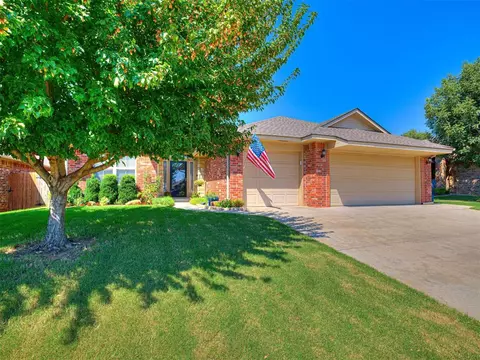 7709 Harold Dr, Yukon, OK 73099
