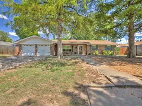 1707 Crown Point Ave, Norman, OK 73072