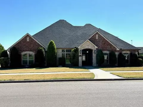 3316 N Fairway Dr, Weatherford, OK 73096