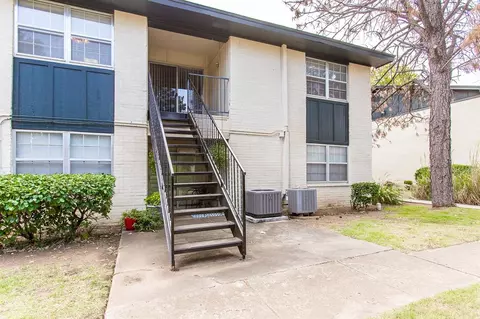 1801 E Lindsey St #4, Norman, OK 73071