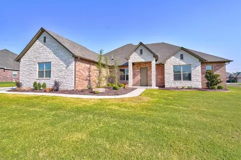 18447 Posse Trl, Norman, OK 73072