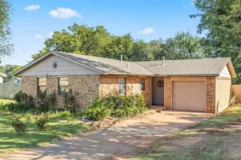 710 W Monroe St, Purcell, OK 73080