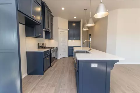 10364 SW 55th Ter, Mustang, OK 73064