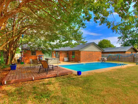 512 Sunburst St, Norman, OK 73069