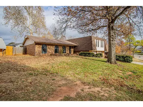 6309 Lansbrook Ln, Oklahoma City, OK 73132