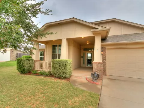 704 Scully Rd, Yukon, OK 73099