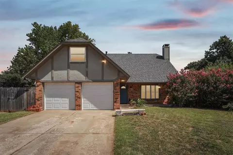 817 Miller Dr, Yukon, OK 73099