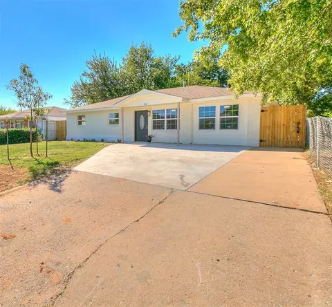 814 E Hayes St, Norman, OK 73071 photo 2