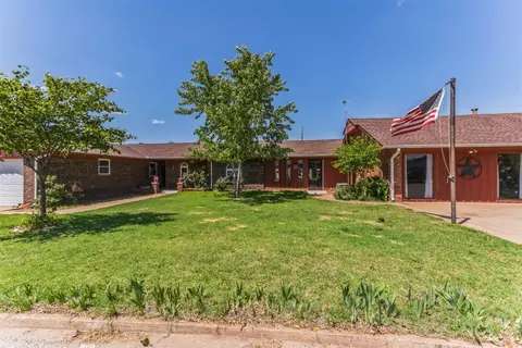 211 Rice Dr, Watonga, OK 73772 photo 1