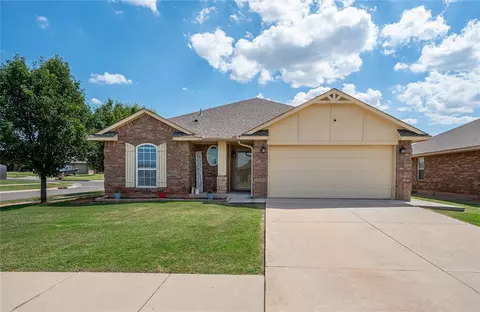 630 Meadow Land Dr, Moore, OK 73160