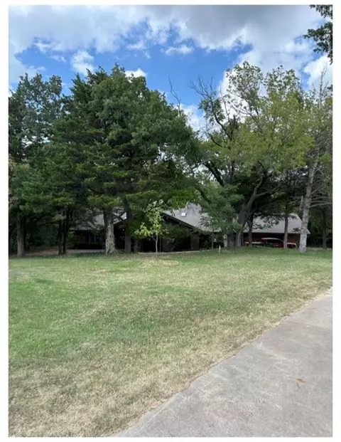 2475 Sand Plum Cir, Edmond, OK 73025