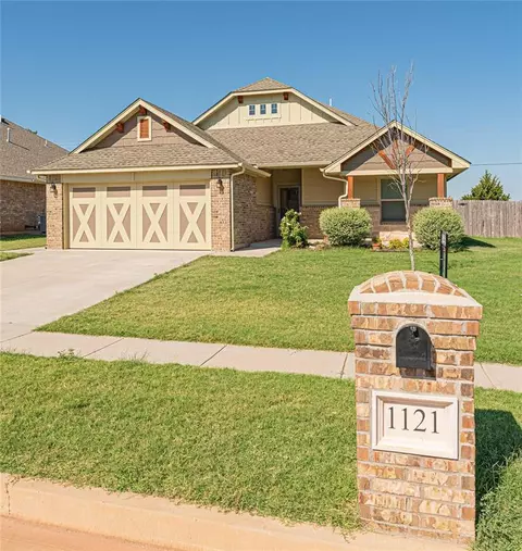 1121 Pacific Ave, Newcastle, OK 73065