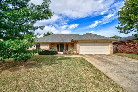 9009 Rolling Green Ave, Oklahoma City, OK 73132