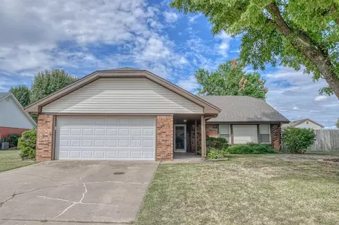 126 Bowerwood Dr, Chickasha, OK 73018