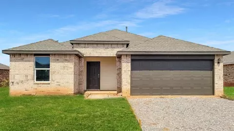 2029 SW 45th St, Lawton, OK 73505