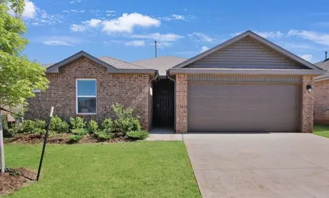 10517 SW 41st St, Mustang, OK 73064