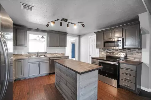 1311 N Chalmers St, Altus, OK 73521 photo 14