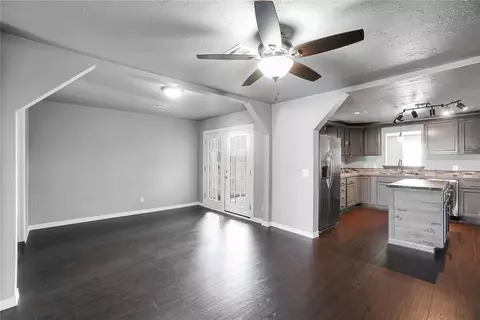 1311 N Chalmers St, Altus, OK 73521 photo 10