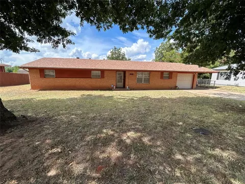1818 S 21st St, Chickasha, OK 73018