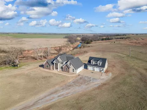 9732 N 2410 Rd, Weatherford, OK 73096