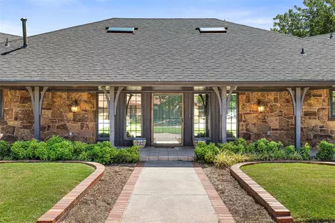 725 Teakwood Dr, El Reno, OK 73036