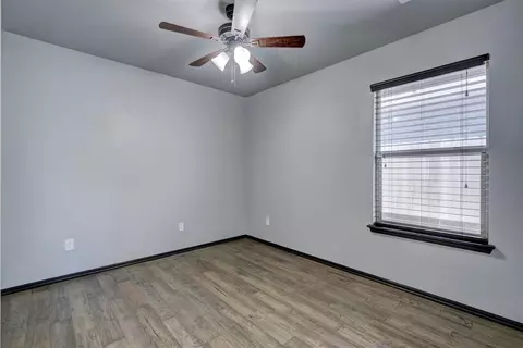 1921 NE 25th St, Moore, OK 73160 photo 29