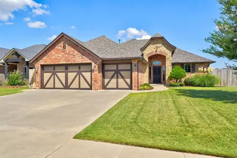 1921 NE 25th St, Moore, OK 73160 photo 3