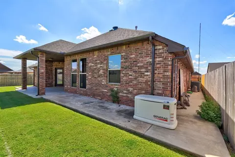 1921 NE 25th St, Moore, OK 73160 photo 37