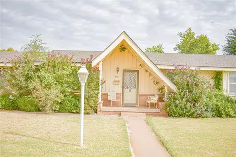 813 Standifer Rd, Elk City, OK 73644