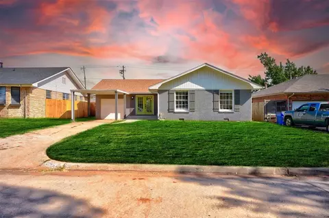 2305 Huntleigh Dr, The Village, OK 73120