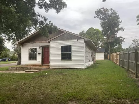 1629 N Market Ave, Shawnee, OK 74804