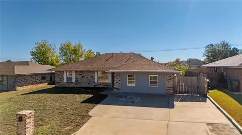 11836 Sagamore Dr, Yukon, OK 73099
