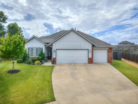 8901 Brian Ln, Yukon, OK 73099