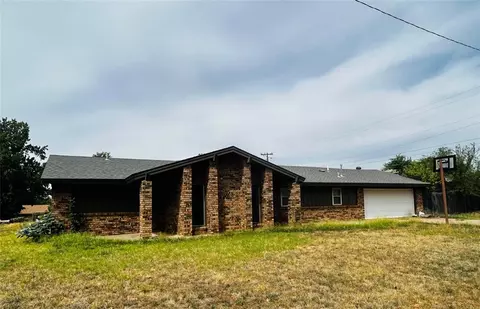 1301 N Adams St, Weatherford, OK 73096