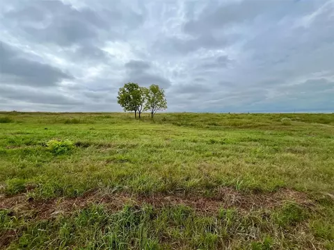 5 W Lakewood Dr, Guthrie, OK 73044