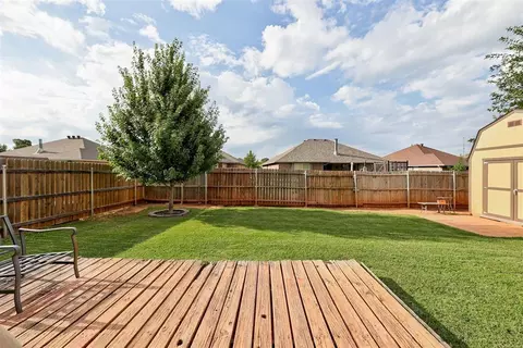 1214 W Heidi Way, Mustang, OK 73064