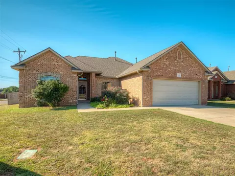 1136 Glen Eagles Ct, Norman, OK 73072