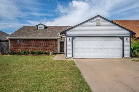 1709 Shannon Dr, Midwest City, OK 73130
