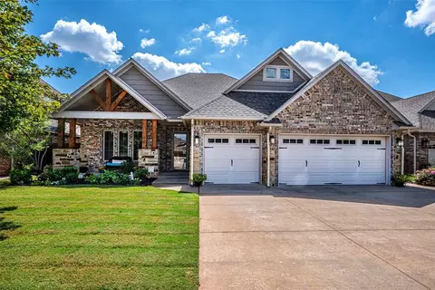 924 NW 195th Pl, Edmond, OK 73012