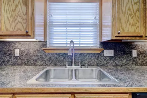 210 Maple St, Hinton, OK 73047 photo 16