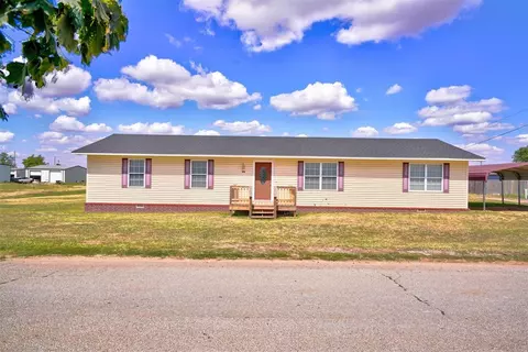 210 Maple St, Hinton, OK 73047 photo 4