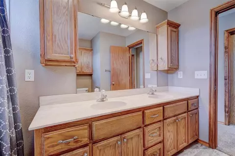 210 Maple St, Hinton, OK 73047 photo 44