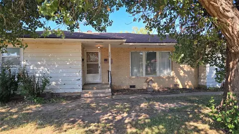 209 S 7th St, Medford, OK 73759