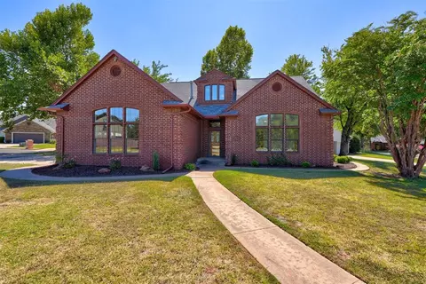 2728 Jeannes Trl, Edmond, OK 73012