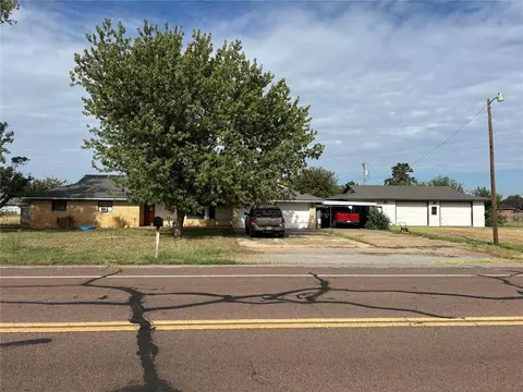 305 N Rambo St, Dill City, OK 73641