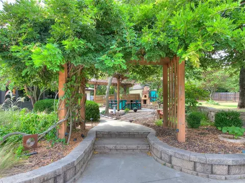 1941 Ranchwood Dr, Newcastle, OK 73065