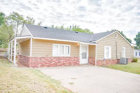 1221 W A Ave, Elk City, OK 73644
