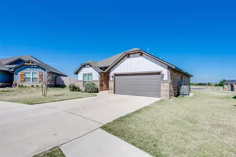 9445 NW 93rd St, Yukon, OK 73099