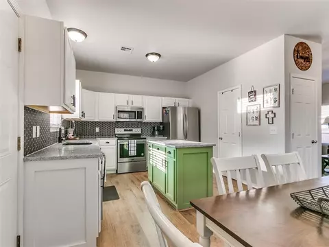 919 E Perkins Ave, Guthrie, OK 73044 photo 6